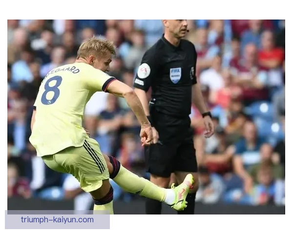 英超内森·阿克近期状态回暖，表现稳健引发关注